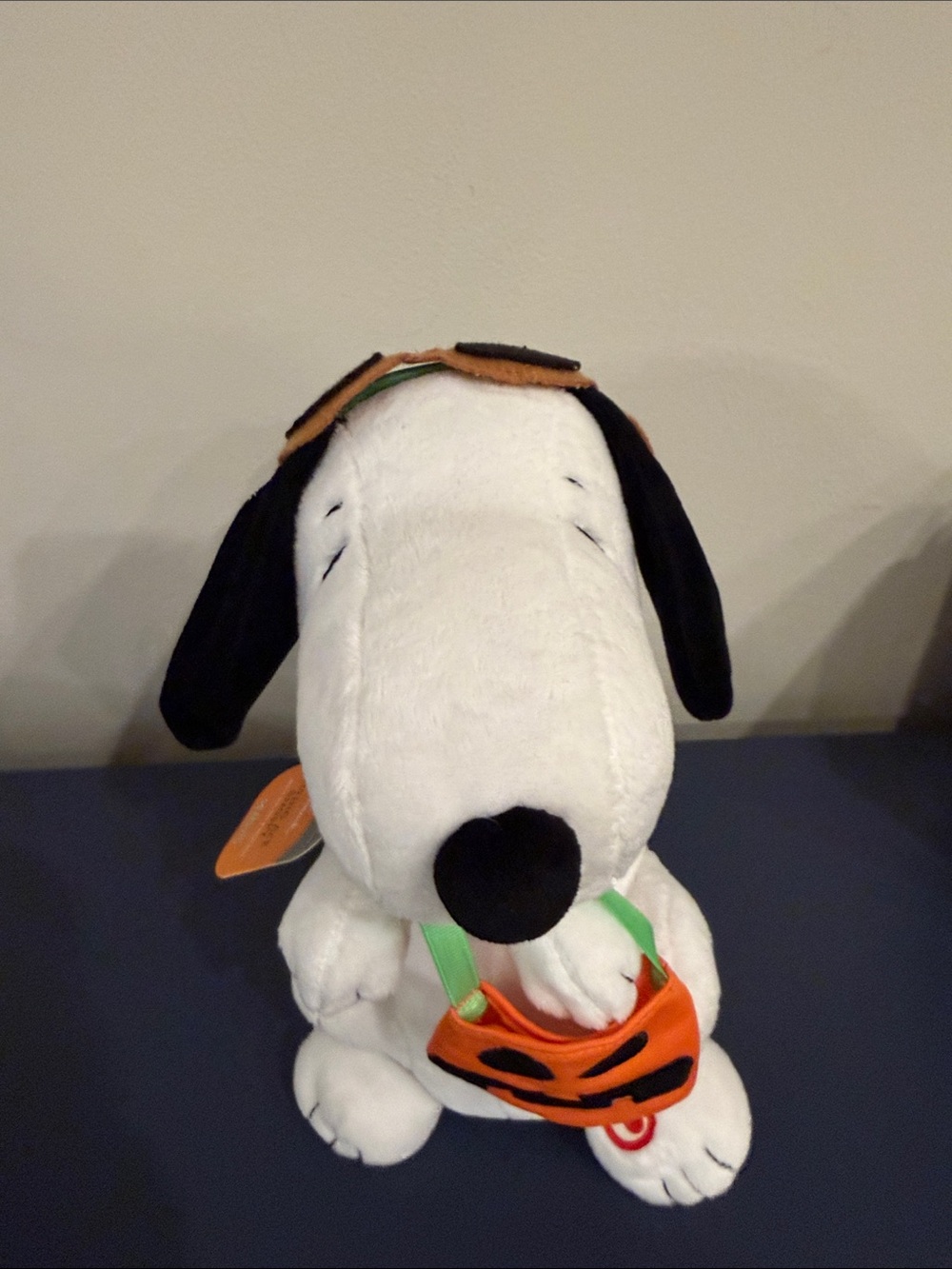Hallmark Flying Ace Snoopy Halloween with Sound & Motion 50 Years Great Pumpkin